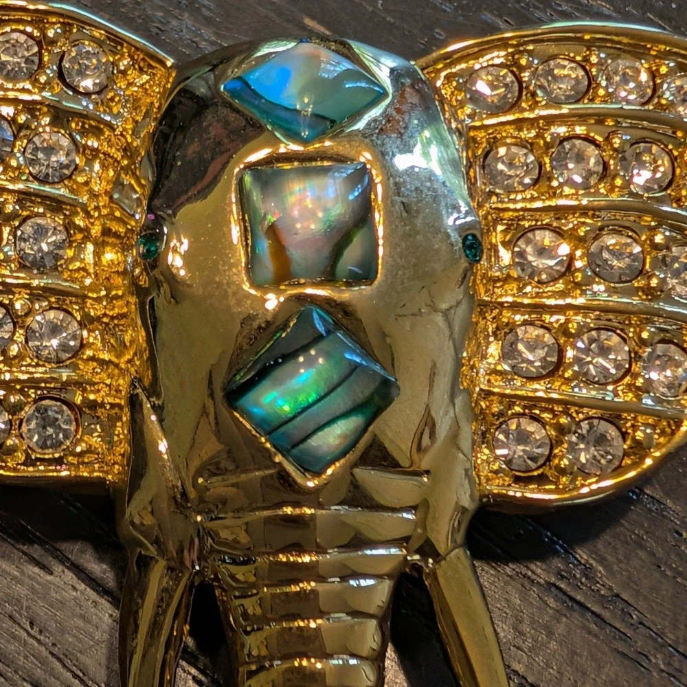 Gold Tone Elephant Head Brooch Rhinestone Abalone Shell Inlay Safari Pin - Picture 9 of 12